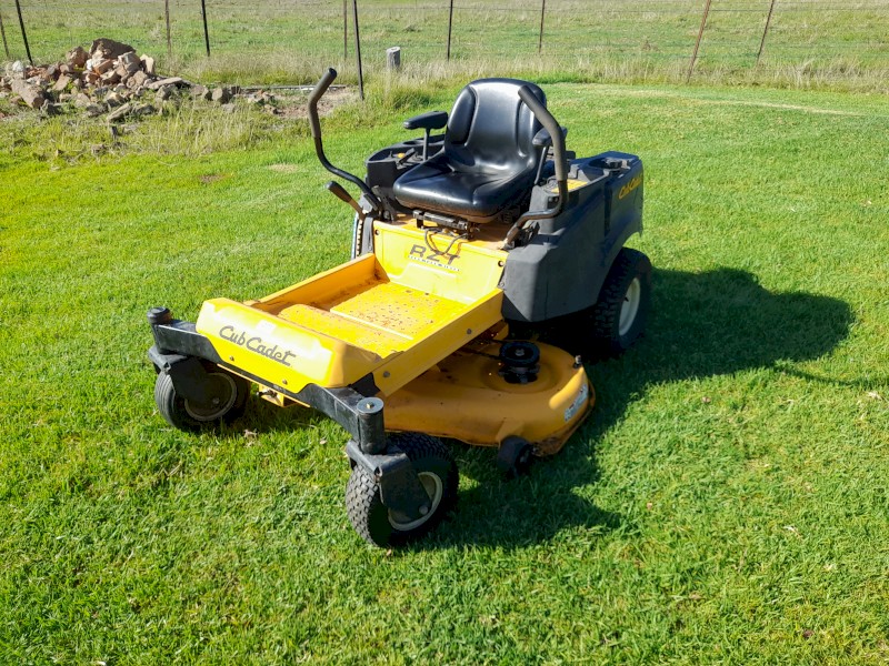 Zero turn mower 