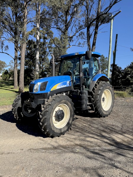 New Holland T6050