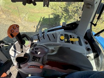 New Holland T6050