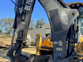 Volvo BL71B backhoe