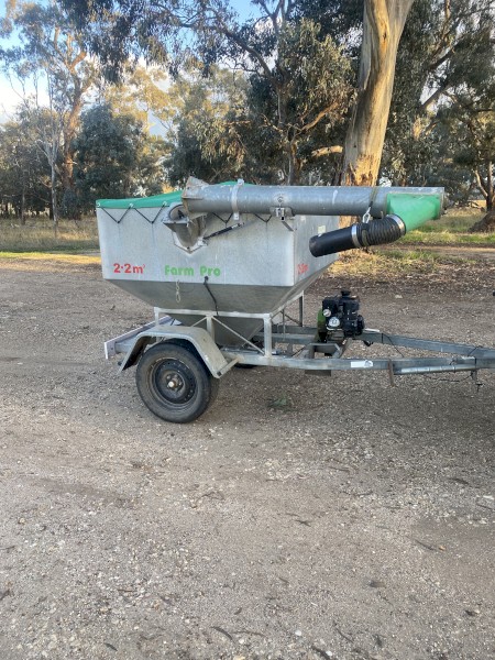 Farm Pro Grain feeder with Auger