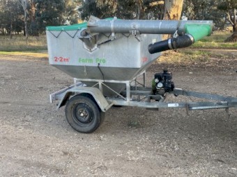 Farm Pro Grain feeder with Auger