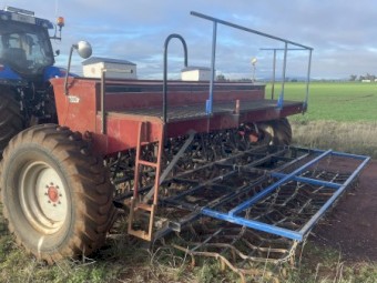 Case 5120 Direct Drill Combine