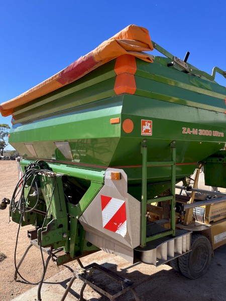 2011 Amazone ZA-M 3000 Ultra Spreader