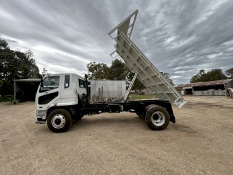 2010 model fuso fighter 10 16000kg gvm with new fully vass engineered 4.5m tipping tray ex government only 216000 kms 