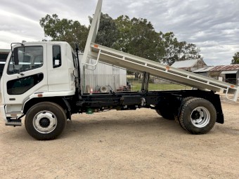 2010 model fuso fighter 10 16000kg gvm with new fully vass engineered 4.5m tipping tray ex government only 216000 kms 
