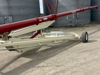 Farm king 1395 swing away auger
