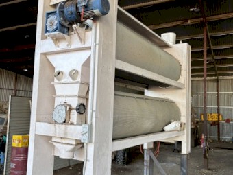 Indent cylinder cleaner