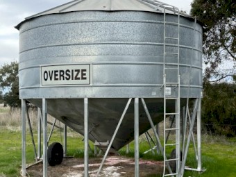 30t Jaeschke Fertiliser Field Bin.