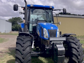 2009 New Holland T6080 Tractor