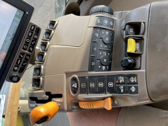 2014 John Deere 8370R Tractor