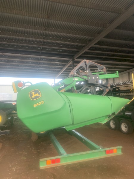 2013 John Deere 640D Draper Front