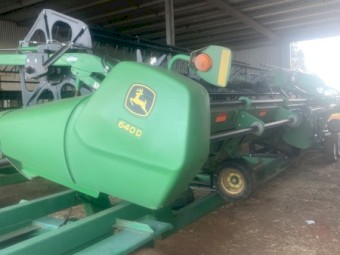 2013 John Deere 640D Draper Front