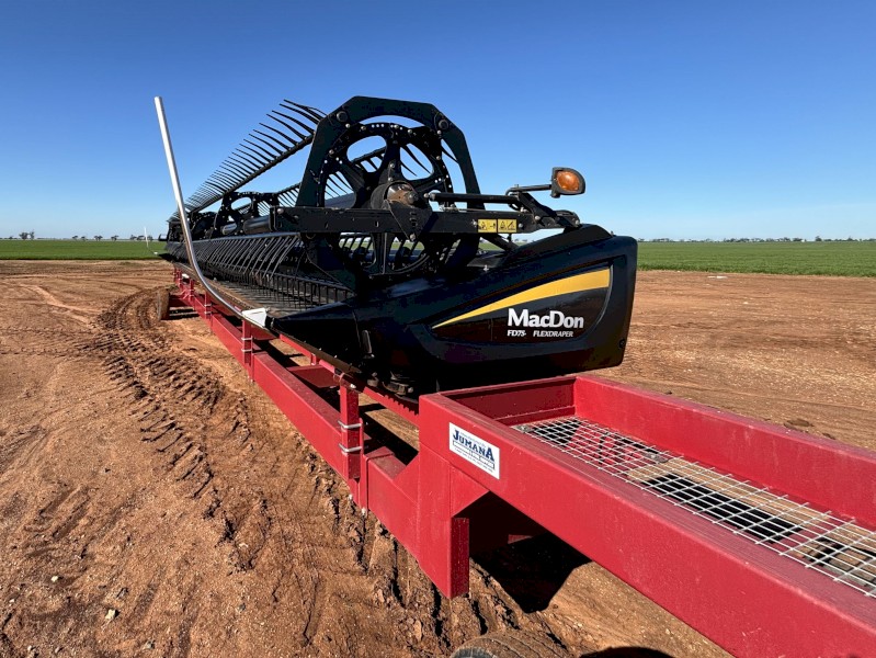 2014 MacDon FD75 45ft Flex Draper Front