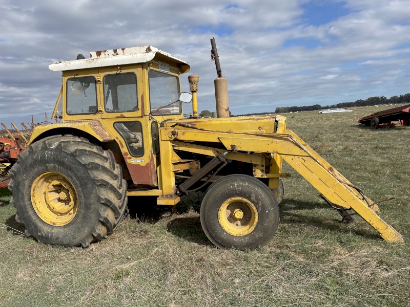 Chamberlain C6100 Tractor / Loader