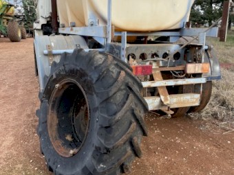 Hino GT175 4WD Spray Truck