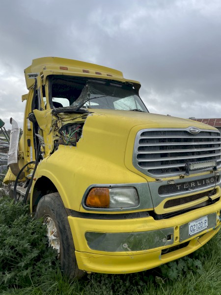 2003 Ford Sterling Prime Mover for Wrecking