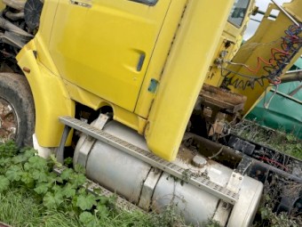 2003 Ford Sterling Prime Mover for Wrecking