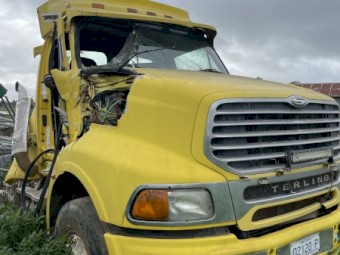 2003 Ford Sterling Prime Mover for Wrecking