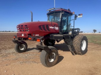 2011 Macdon M205 Windrower