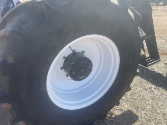 2011 Macdon M205 Windrower