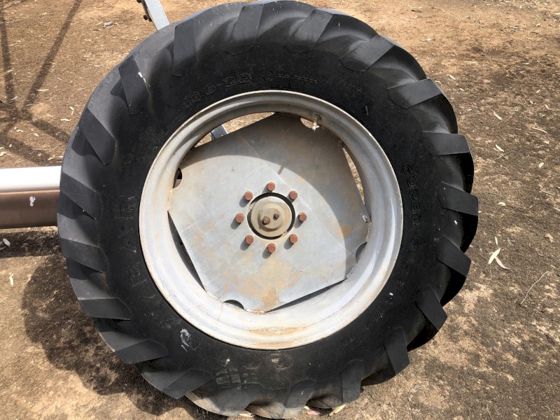 Southern Cross centre pivot irrigator wheel and tyres