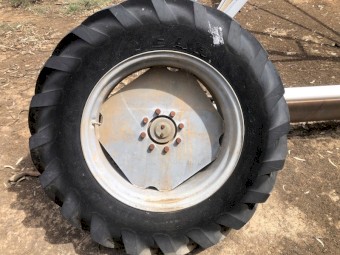 Southern Cross centre pivot irrigator wheel and tyres
