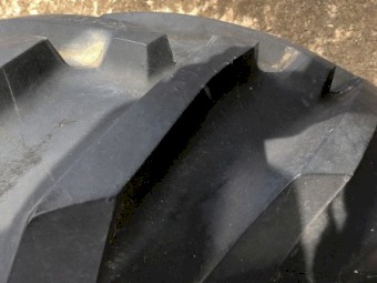 Southern Cross centre pivot irrigator wheel and tyres