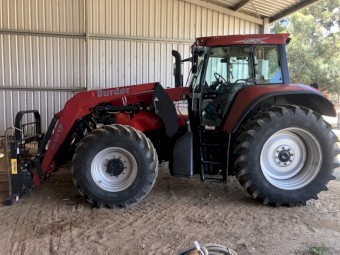 Case IH CVX 120 FWA/FWD Tractor / Front End Loader