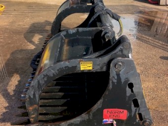 Norm Engineering Log Grab Stick Rake