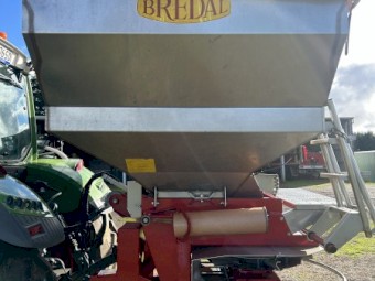 2017 Bredal F4 Fertiliser Spreader