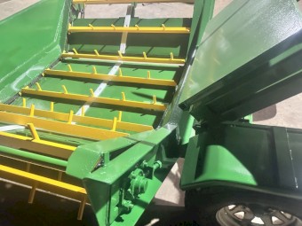 Elsworth Round Bale Feeder