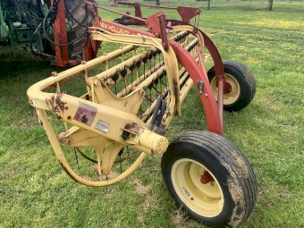 New Holland 258 and 260 hay rakes