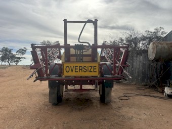 Hardi 4224 Boom Spray
