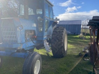 Ford 8600 tractor
