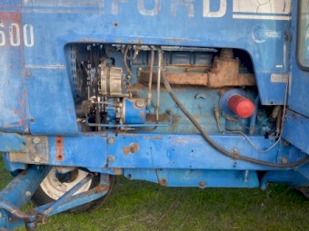 Ford 8600 tractor