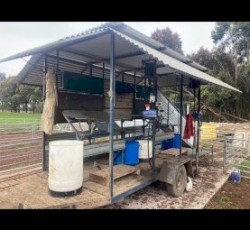 Crutching Trailer 2 stand