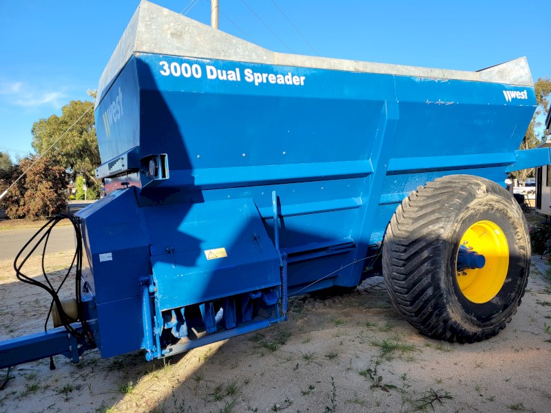 Ex Demo West 3000 Dual Spreader Farm Tender