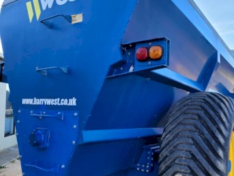 Ex Demo West 3000 Dual Spreader
