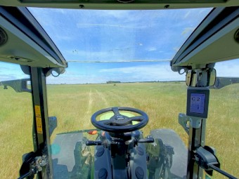 Claas Arion 440 panoramic 