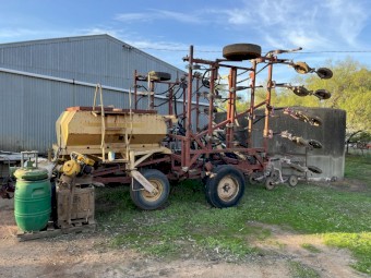 Connor Shea 30ft Airseeder
