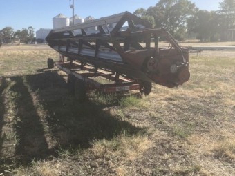 Case IH 1660 Header