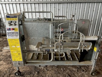 2023 Peak Hill Air Rotate Sheep Handler