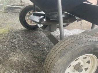 1 ton crump fertiliser spreader