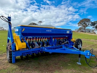 24 row double disc seeder