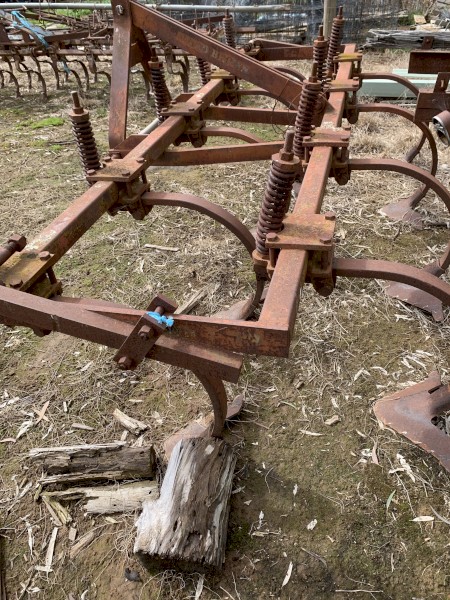 3 pt linkage 1972 David Brown chisel plough 