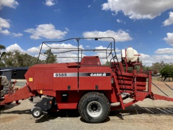 Case IH 8585 Big Square Baler