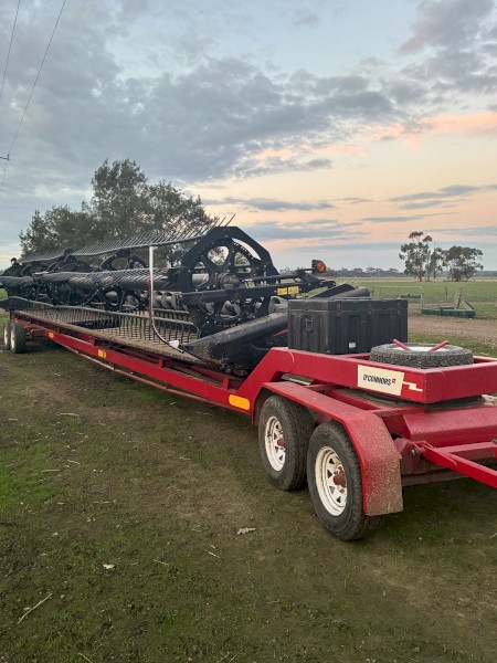 2017 Macdon D65 Draper Front