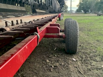 2017 Macdon D65 Draper Front