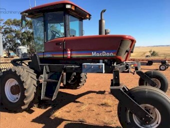 WANTED MacDon 9352 with 30ft Front & Top Cross Auger or Similar